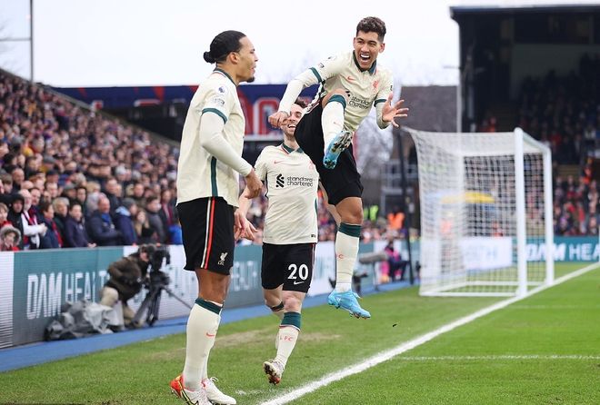 23号球衣被认为是乔丹在NBA公牛队打球时穿的第一件球衣，被卖了421.5万美元